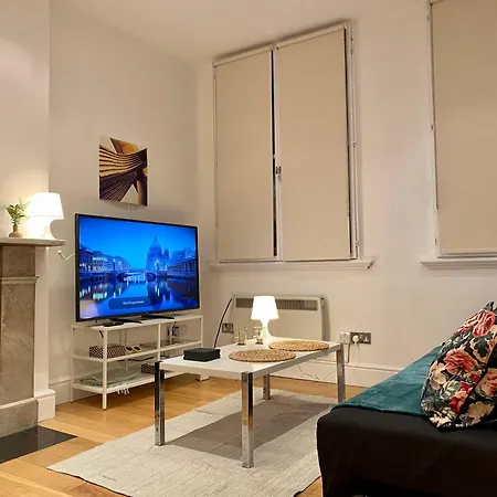 Entire Flat, Central London, Bank Payment To The Host Within 24H From The Reservation Apartment
